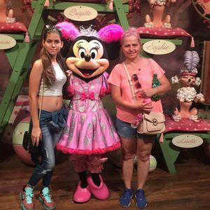 Meet your Posher, Iris